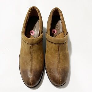B.O.C. Brown leather distressed leather clogs